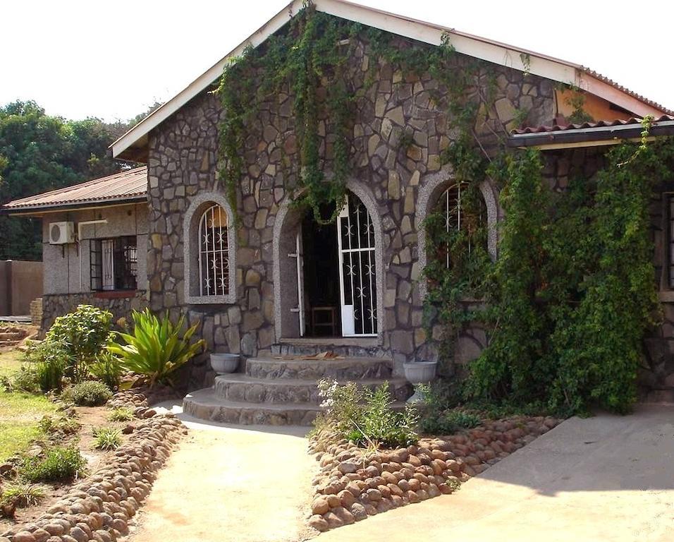 The Stone Guest House リビングストン エクステリア 写真